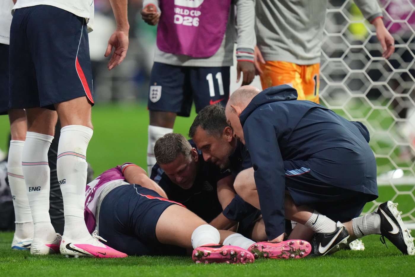Jordan Henderson returns to England camp after wrist surgery following freak injury in Mexico | iNFOnews.ca Jordan Henderson returns to England camp after wrist surgery following freak injury in Mexico | iNFOnews.ca