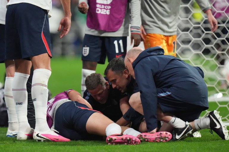 Jordan Henderson returns to England camp after wrist surgery following freak injury in Mexico | iNFOnews.ca