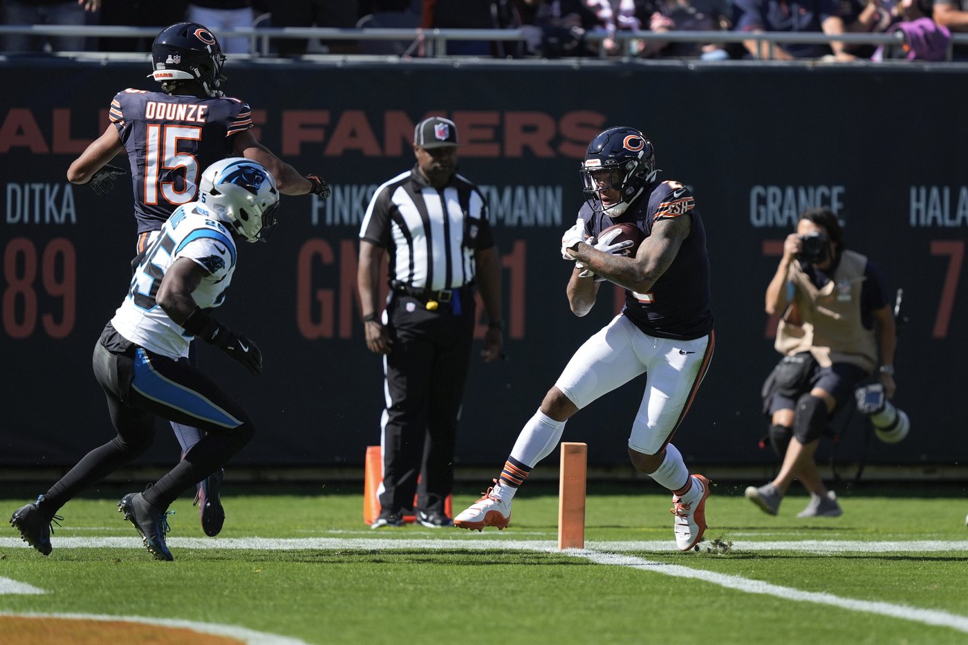 Bears appreciate 'bossy' QB Caleb Williams and get acclimated to London | iNFOnews.ca