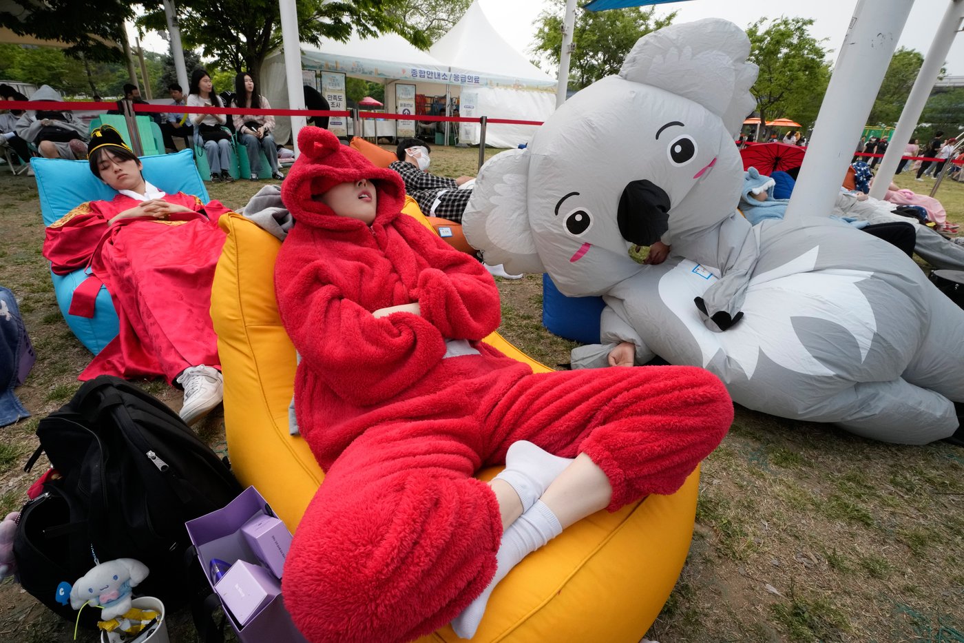 Sleep takes center stage at Seoul's Han River Nap Competition, in photos | iNFOnews.ca
