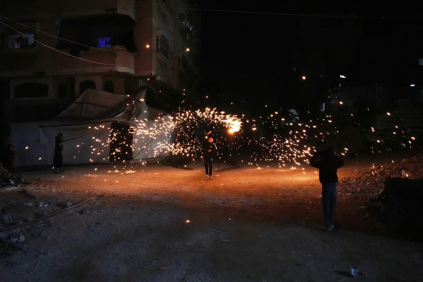 How one displaced family in Gaza is observing Ramadan's first day under a fragile ceasefire deal | iNFOnews.ca How one displaced family in Gaza is observing Ramadan's first day under a fragile ceasefire deal | iNFOnews.ca