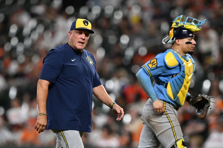 Steady Brewers savor franchise-record 98th victory as playoffs loom | iNFOnews.ca