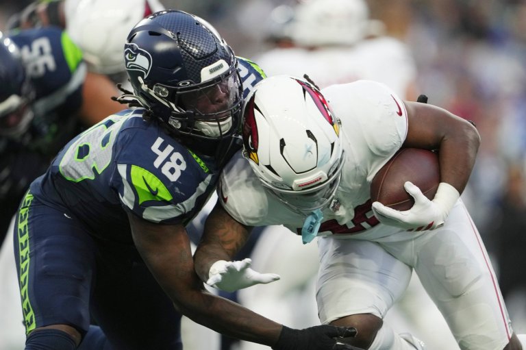 Seahawks LB Tyrice Knight being rewarded for overcoming offseason adversity | iNFOnews.ca