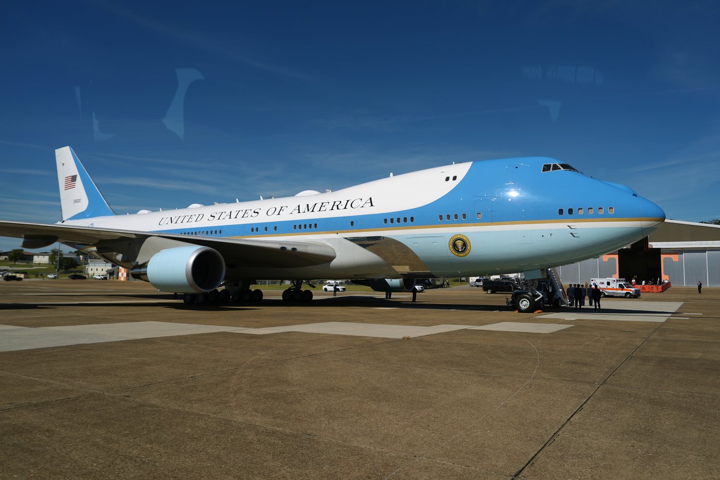 CNN says it was left off Air Force One for Trump's Saturday trip to a college football game | iNFOnews.ca CNN says it was left off Air Force One for Trump's Saturday trip to a college football game | iNFOnews.ca