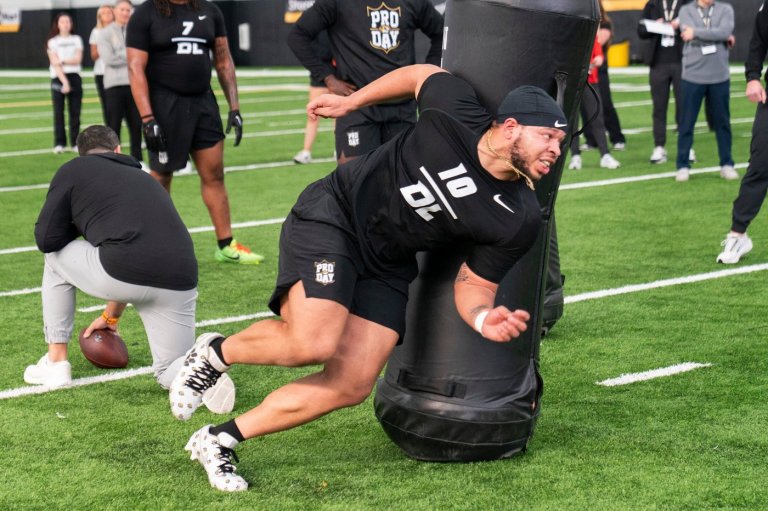 Judge grants a restraining order, making Missouri lineman Sterling Webb eligible this season | iNFOnews.ca