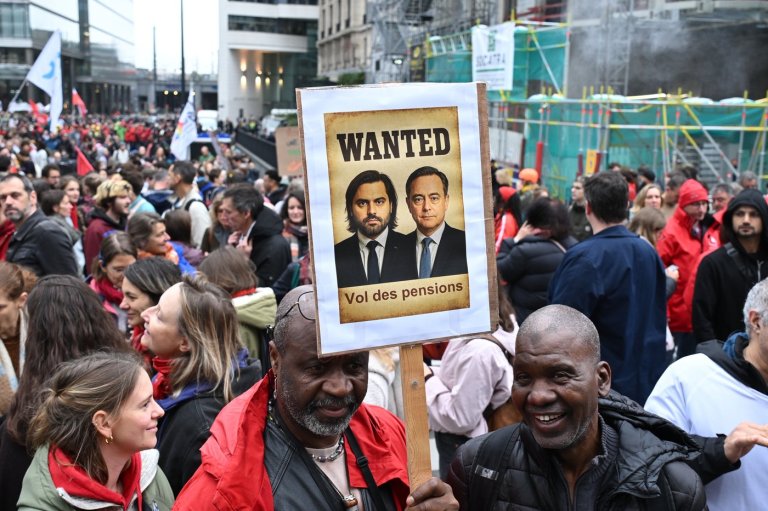 Police fire tear gas at Brussels protest against austerity measures | iNFOnews.ca