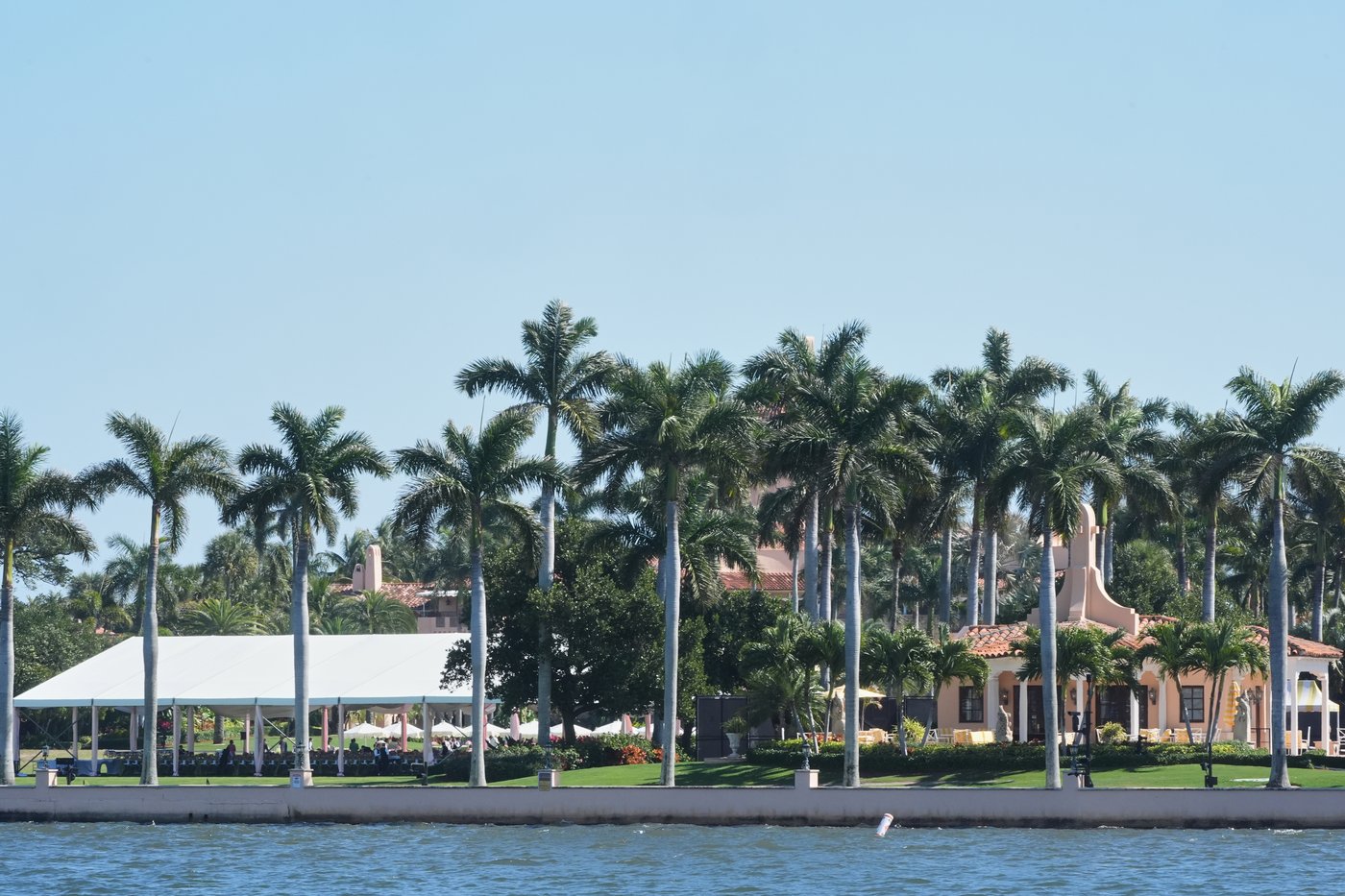 Armed man shot and killed after entering secure perimeter of Mar-a-Lago, Secret Service says | iNFOnews.ca Armed man shot and killed after entering secure perimeter of Mar-a-Lago, Secret Service says | iNFOnews.ca