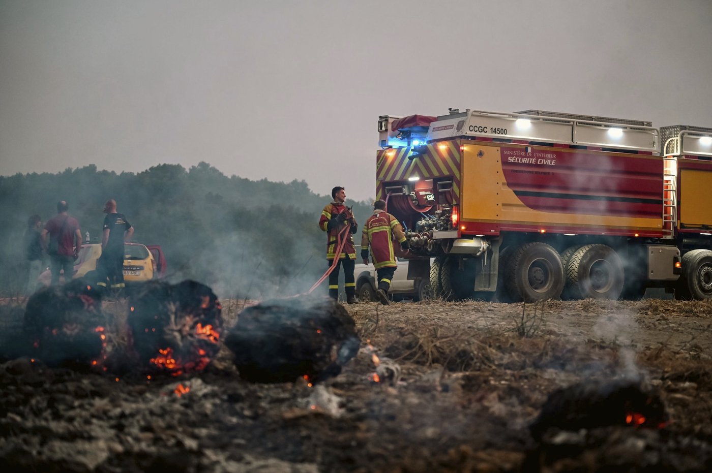 France’s largest wildfire in decades contained after devastating southern region and wine country | iNFOnews.ca