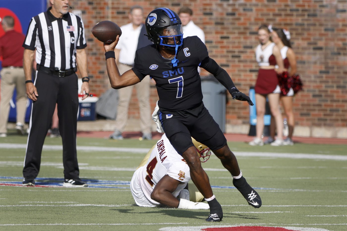 No. 14 SMU moves closer to ACC title game by beating Boston College 38-28 for 7th win in a row | iNFOnews.ca No. 14 SMU moves closer to ACC title game by beating Boston College 38-28 for 7th win in a row | iNFOnews.ca