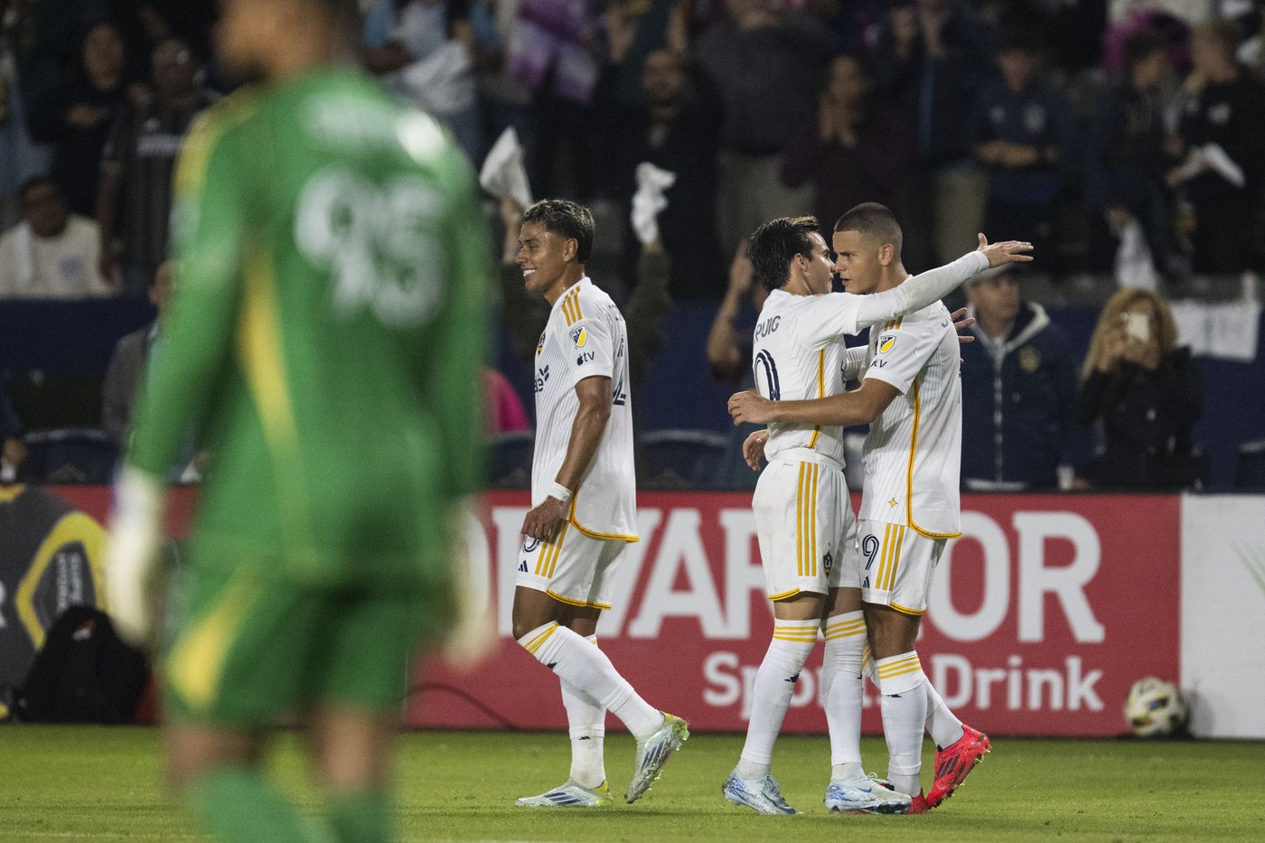 Dejan Joveljic, Riqui Puig both have 2 goals and assist as Galaxy rout Rapids 5-0 in playoff opener | iNFOnews.ca