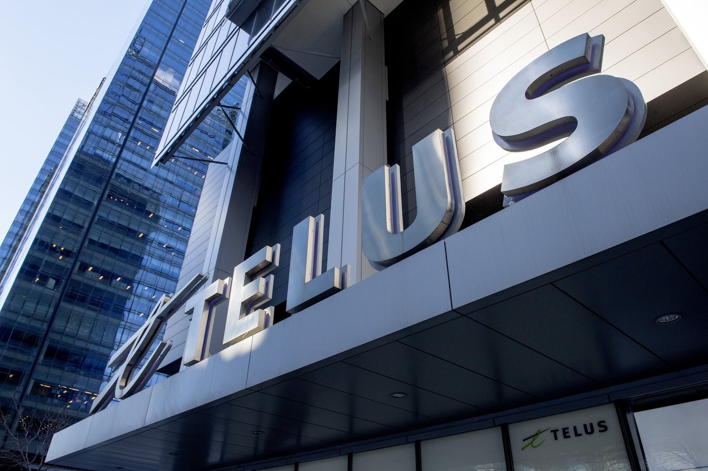 Telus Corp.'s net income, operating revenue rise in third quarter | iNFOnews.ca