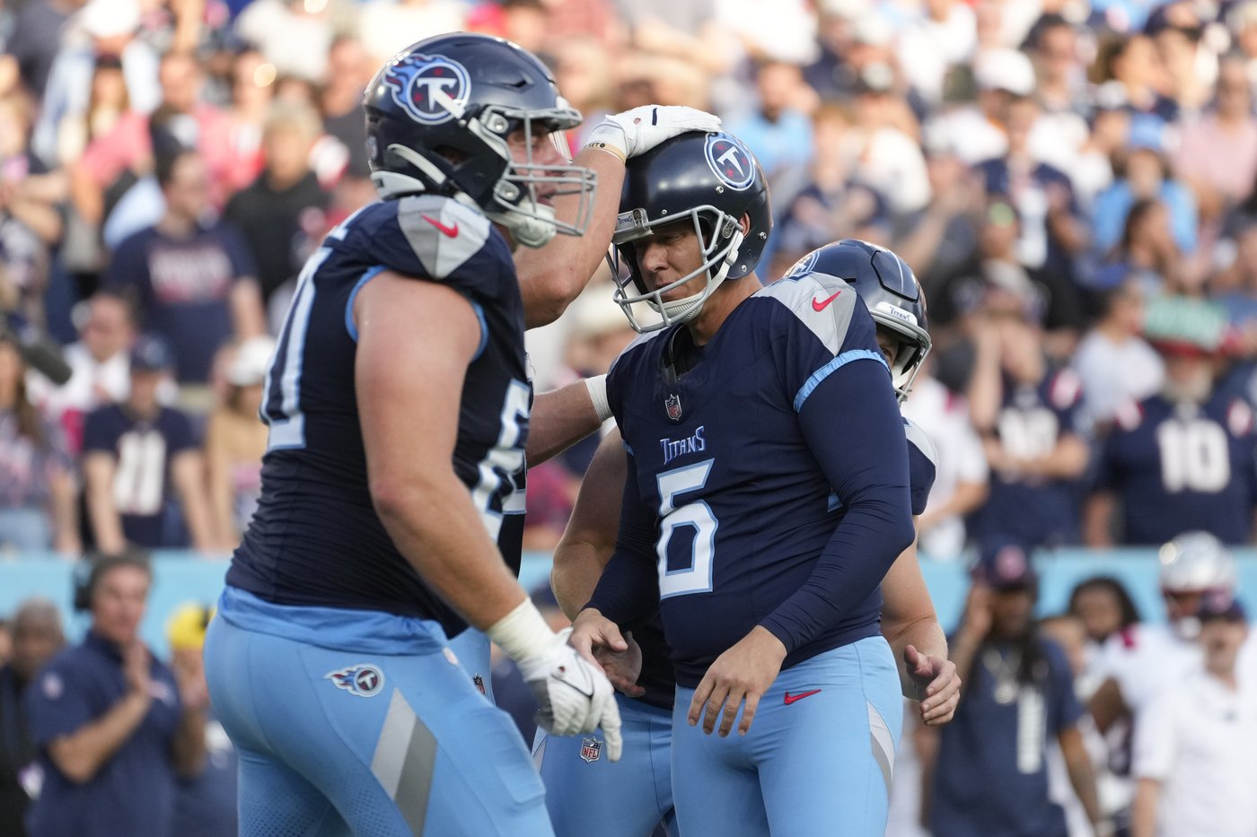 Nick Folk's 25-yard field goal in OT helps Titans edge the Pats 20-17 | iNFOnews.ca