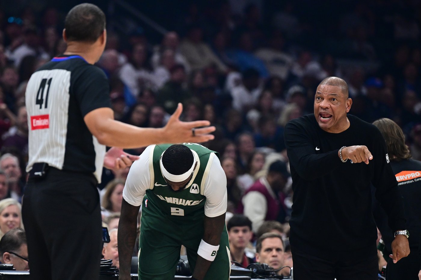 Mitchell scores 24, Mobley goes perfect at free throw line as Cavaliers edge Bucks 118-113 | iNFOnews.ca