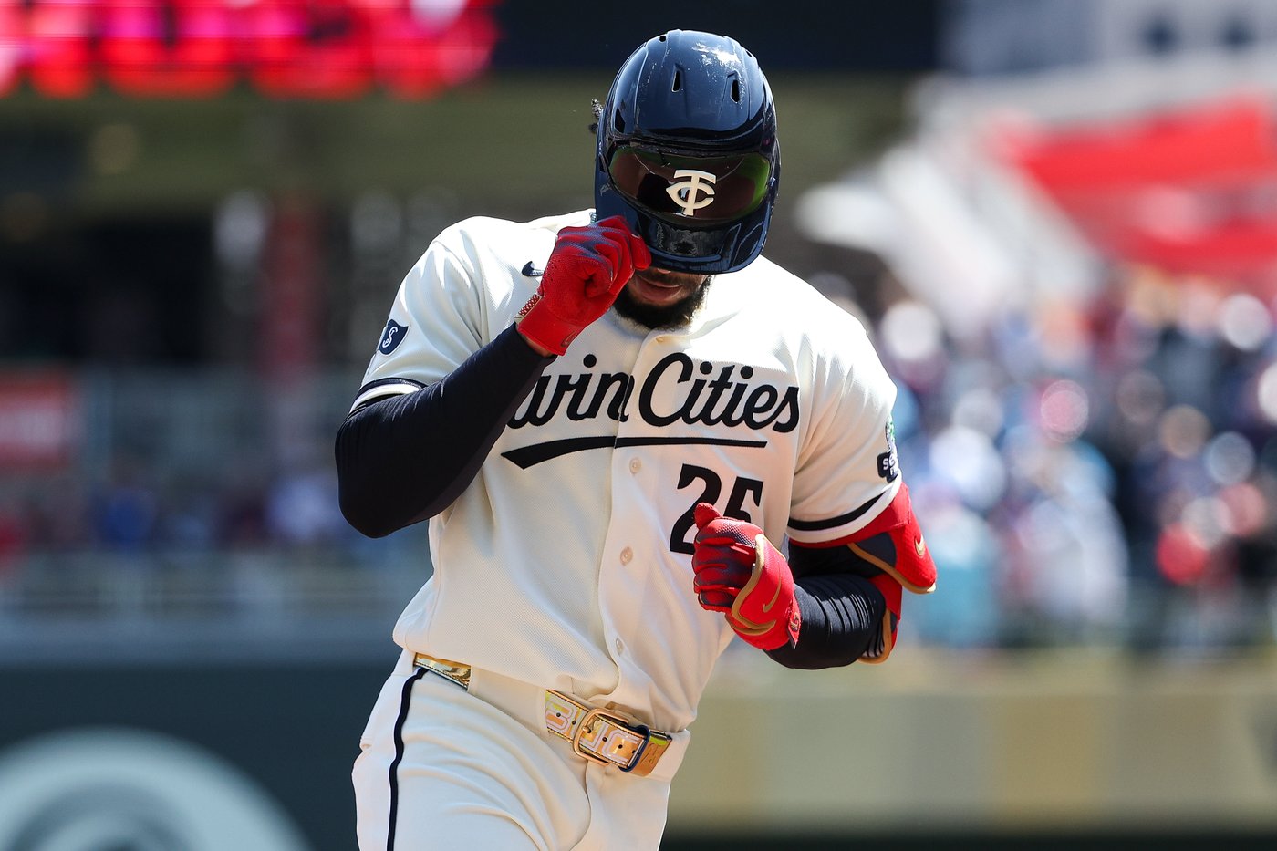 An eight-run eighth inning lifts the Blue Jays past the Twins 11-4 | iNFOnews.ca An eight-run eighth inning lifts the Blue Jays past the Twins 11-4 | iNFOnews.ca