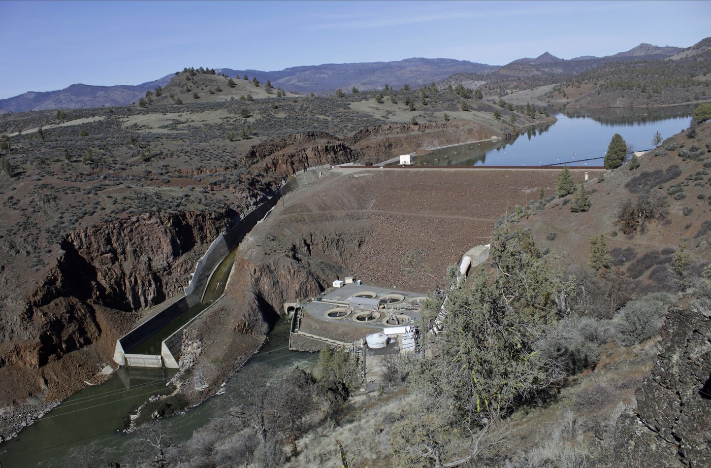 Native American teens kayak major US river to celebrate removal of dams and return of salmon | iNFOnews.ca