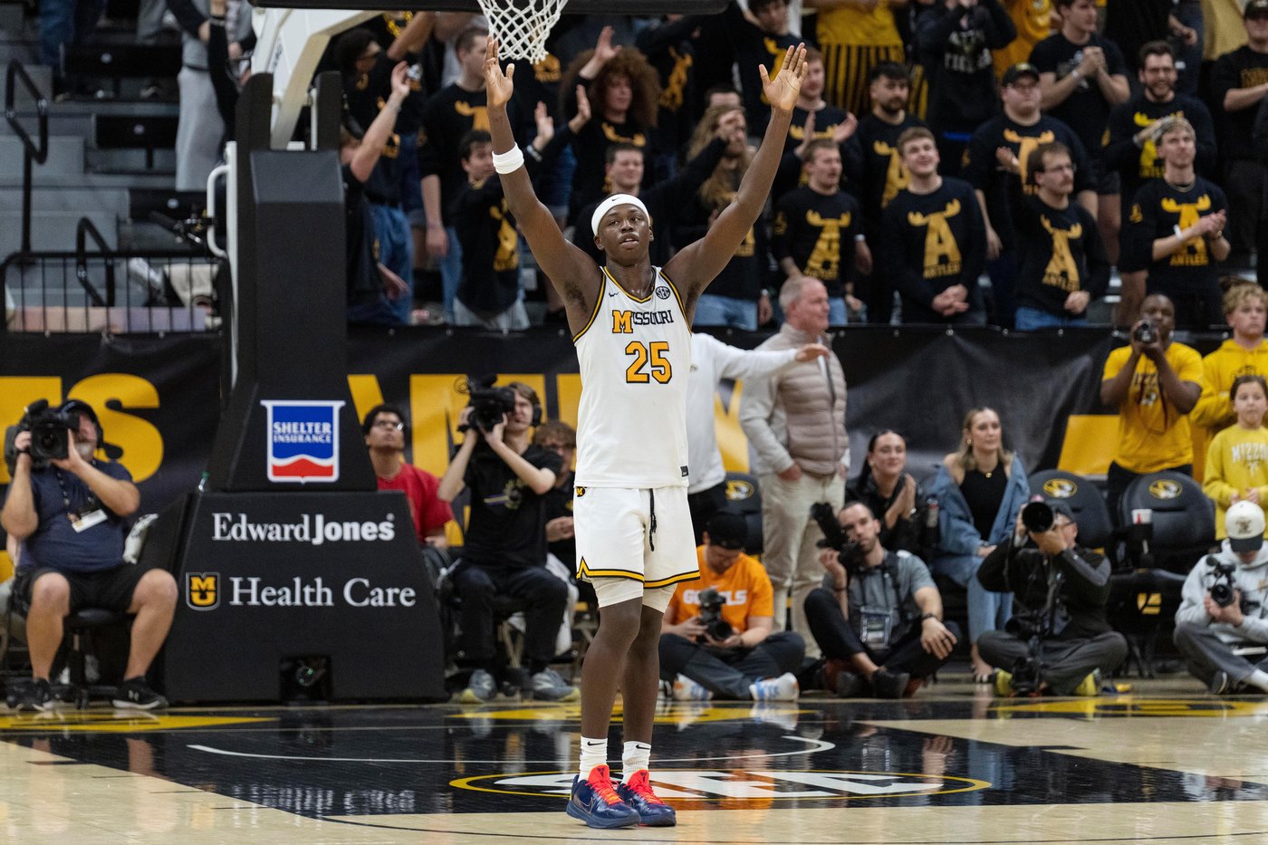 Former Missouri, Duke starting forward Mark Mitchell transfers to Kentucky for disputed 5th season | iNFOnews.ca