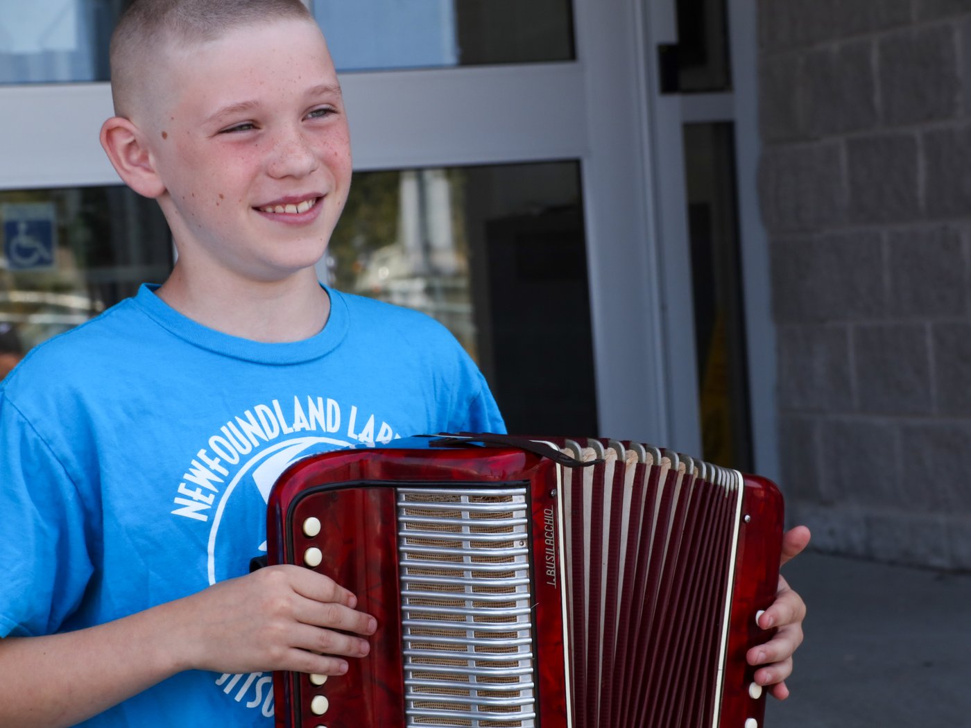 Newfoundlanders busking and cooking to help in fight against roaring wildfires | iNFOnews.ca Newfoundlanders busking and cooking to help in fight against roaring wildfires | iNFOnews.ca