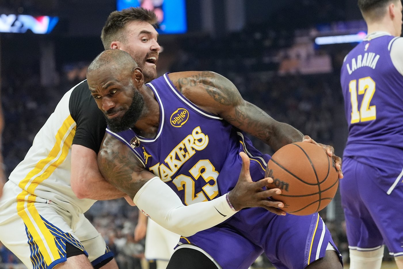 LeBron James has 26 points, 11 assists to lead Lakers past Warriors 119-103 as Stephen Curry sits | iNFOnews.ca LeBron James has 26 points, 11 assists to lead Lakers past Warriors 119-103 as Stephen Curry sits | iNFOnews.ca