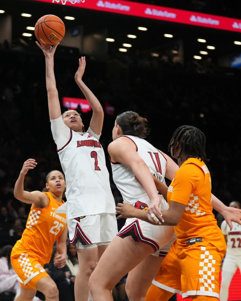 Roberts, Berry lead No. 16 Louisville women to 89-65 win over No. 17 Tennessee at Barclays Center | iNFOnews.ca