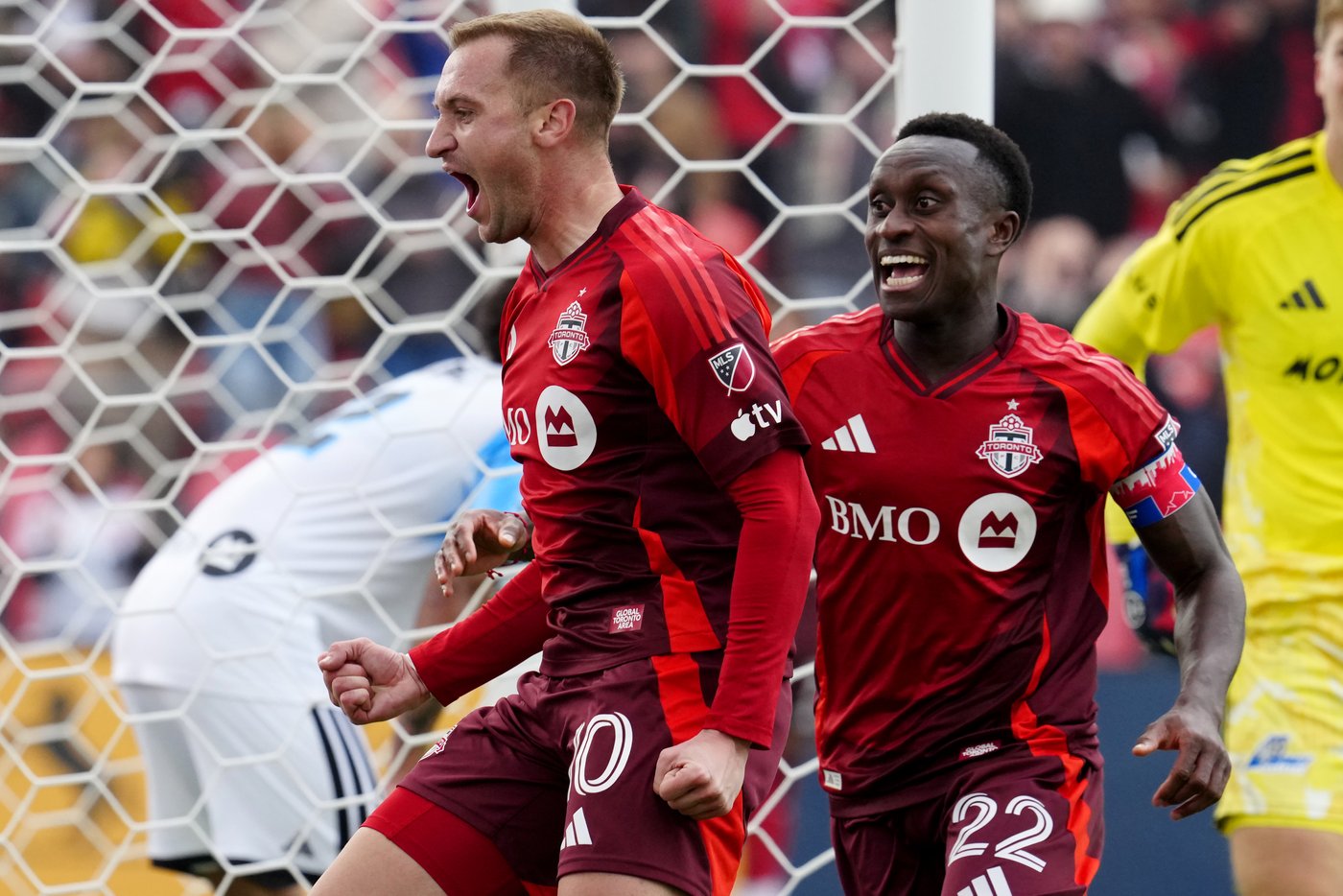 Toronto FC roars back with two stoppage-time goals to stun CF Montreal 2-1 | iNFOnews.ca