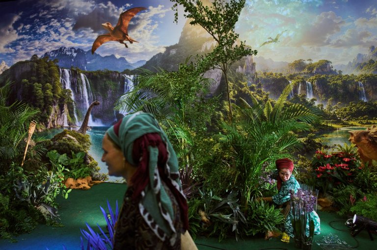 Flowers create elaborate fantasy worlds at a Tel Aviv exhibition, in photos | iNFOnews.ca