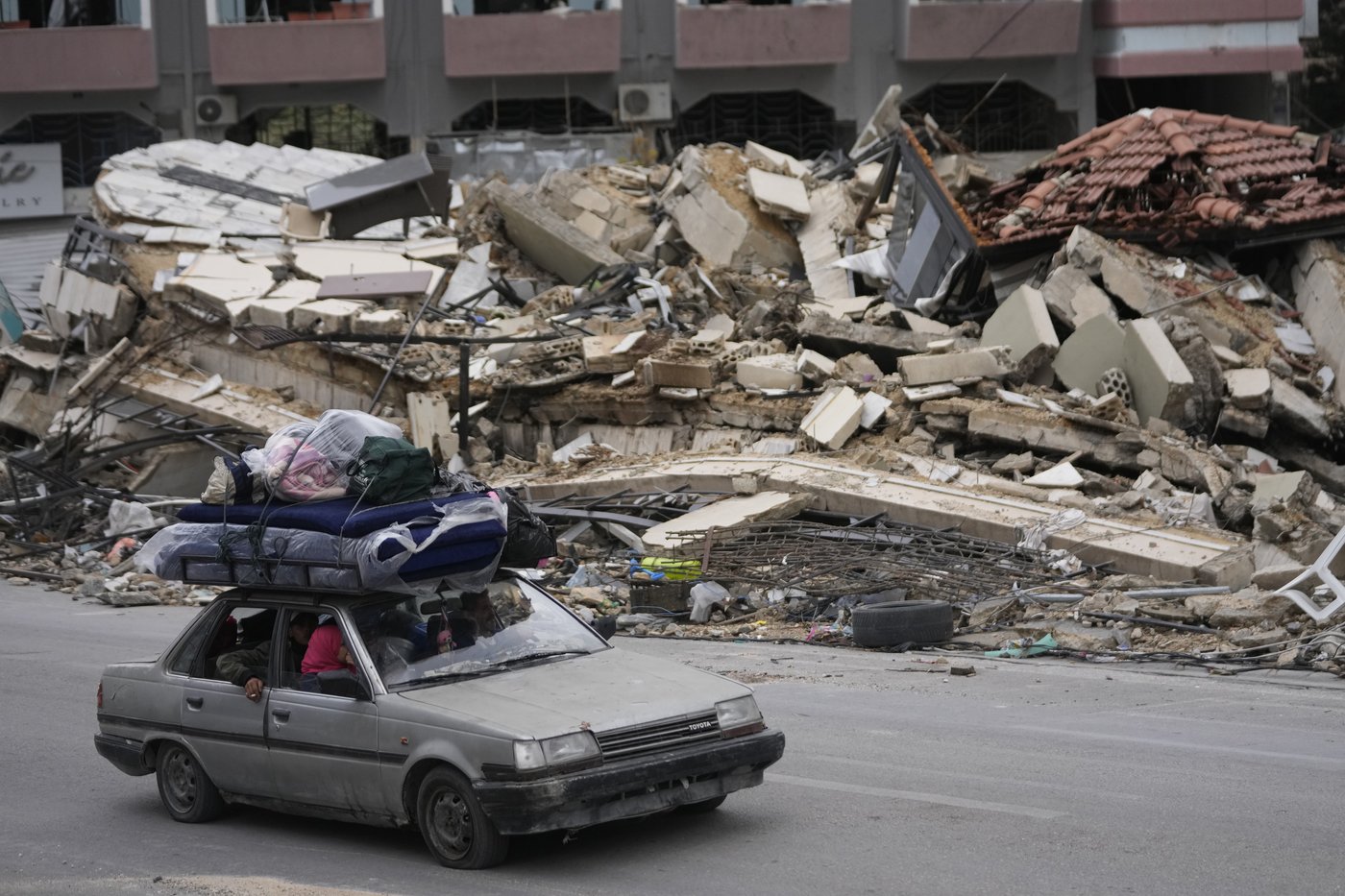 Middle East latest: Displaced people return to south Lebanon as ceasefire appears to hold | iNFOnews.ca Middle East latest: Displaced people return to south Lebanon as ceasefire appears to hold | iNFOnews.ca