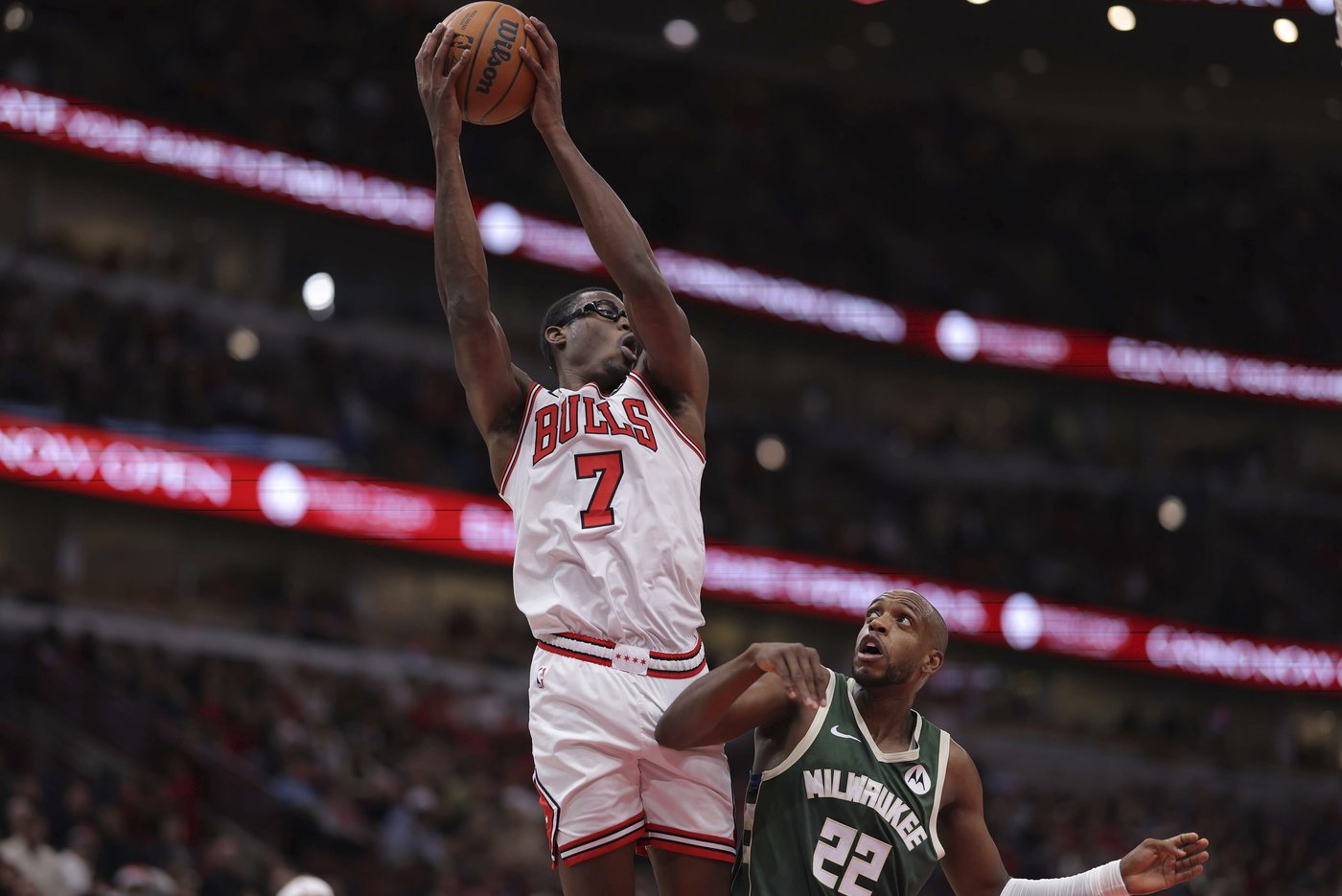 Middleton and Lopez lead the way as Bucks pound Bulls 112-91 without Giannis, Lillard | iNFOnews.ca Middleton and Lopez lead the way as Bucks pound Bulls 112-91 without Giannis, Lillard | iNFOnews.ca