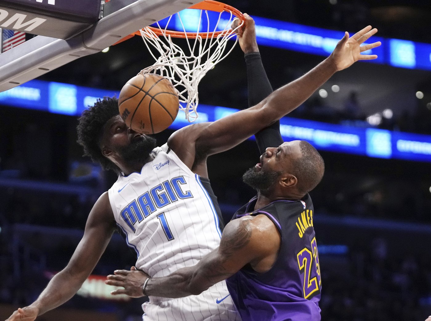 Franz Wagner hits a clutch 3, and the Magic exploit Davis' mistakes for a 119-118 win over Lakers | iNFOnews.ca
