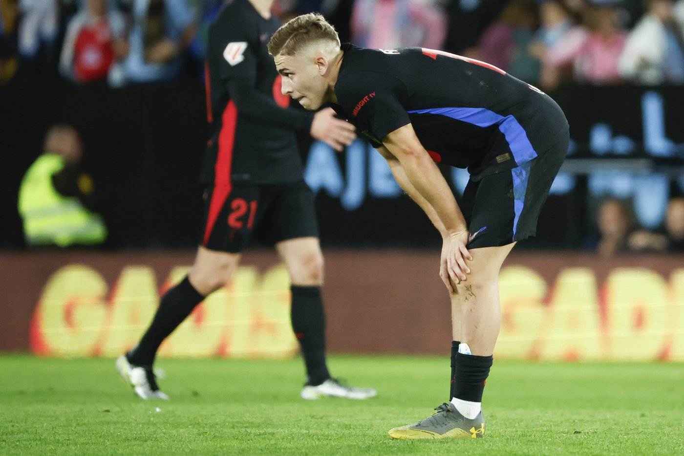 10-man Barcelona concedes two late goals in draw at Celta Vigo | iNFOnews.ca