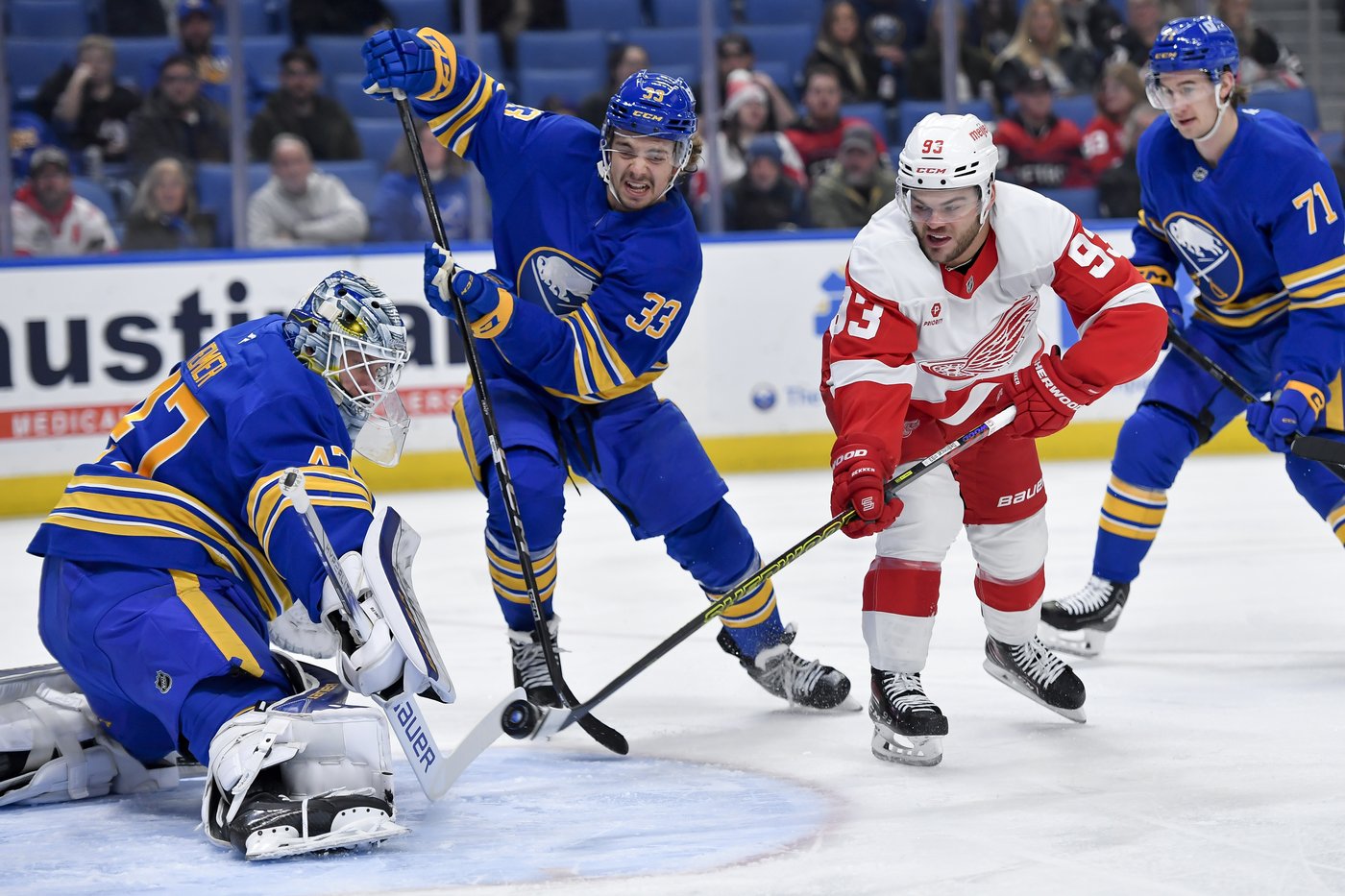 Red Wings snap 5-game losing streak with a 6-5 shootout win over the Sabres | iNFOnews.ca