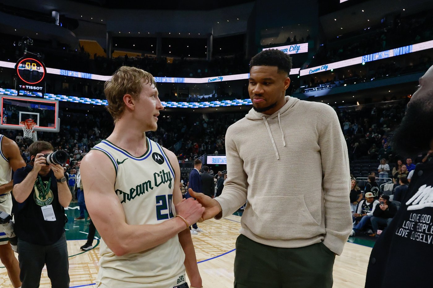 Green makes 11 3-pointers to set Bucks' single-game record in 125-108 win over Nets | iNFOnews.ca