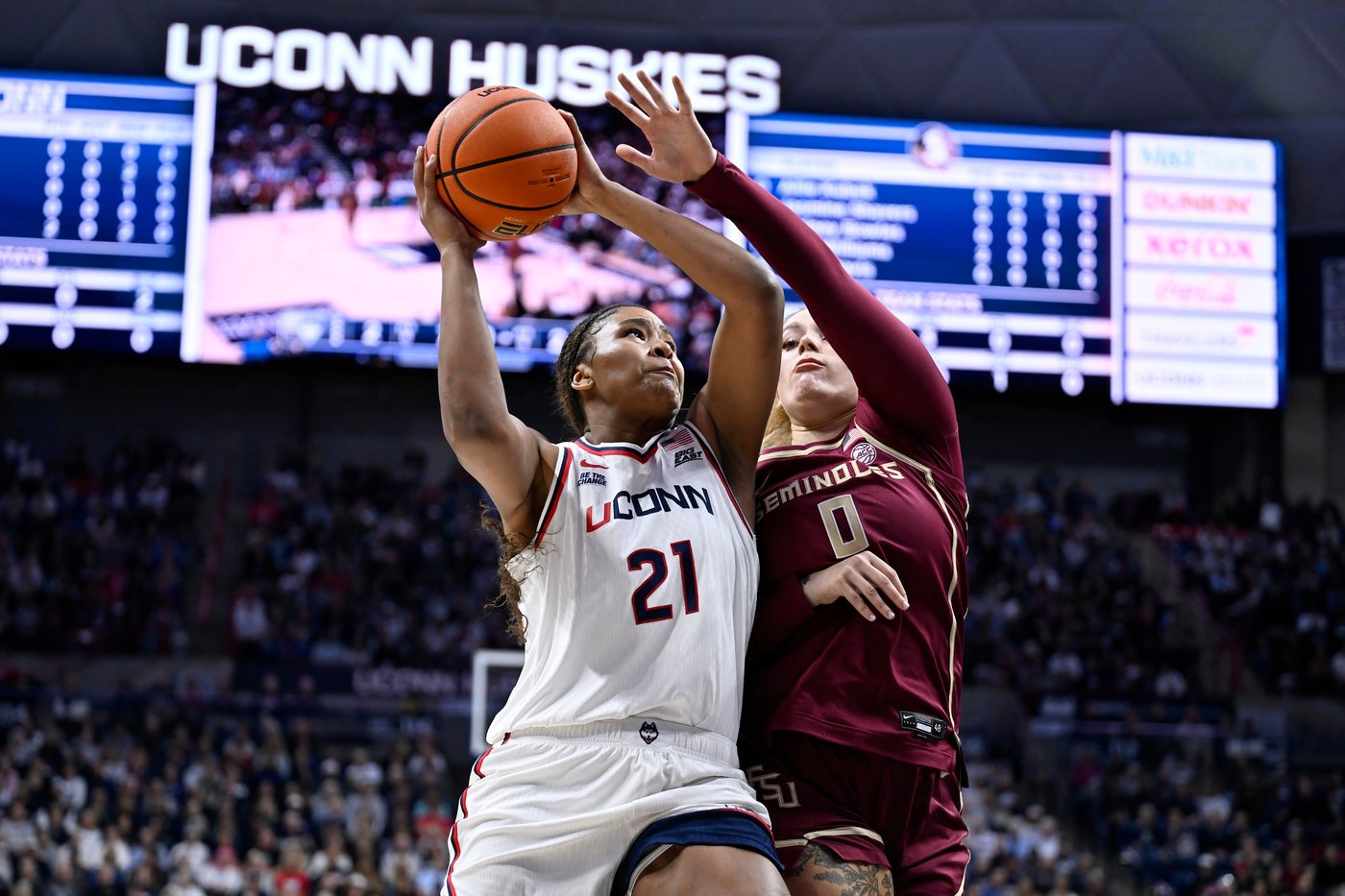 No. 1 UConn's Sarah Strong begins season as AP national player of the week | iNFOnews.ca