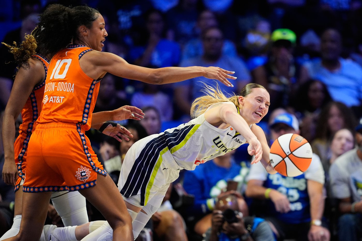 Wings use 20-2 run to close third quarter, romp past Sun 83-63 | iNFOnews.ca Wings use 20-2 run to close third quarter, romp past Sun 83-63 | iNFOnews.ca