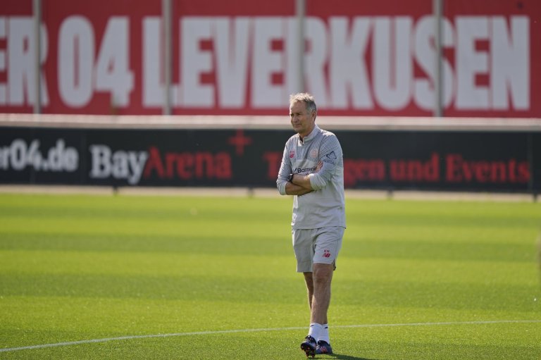 Bayer Leverkusen starts again with a new coach after two games under Ten Hag | iNFOnews.ca