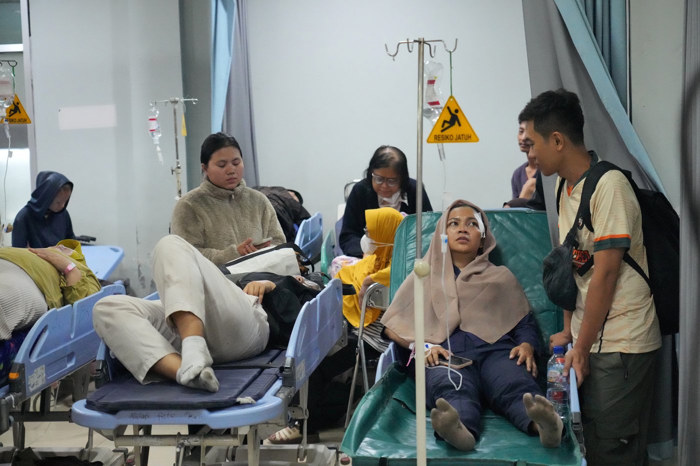 Trains collide near Indonesia's capital, killing at least 4 people | iNwheels Trains collide near Indonesia's capital, killing at least 4 people | iNwheels