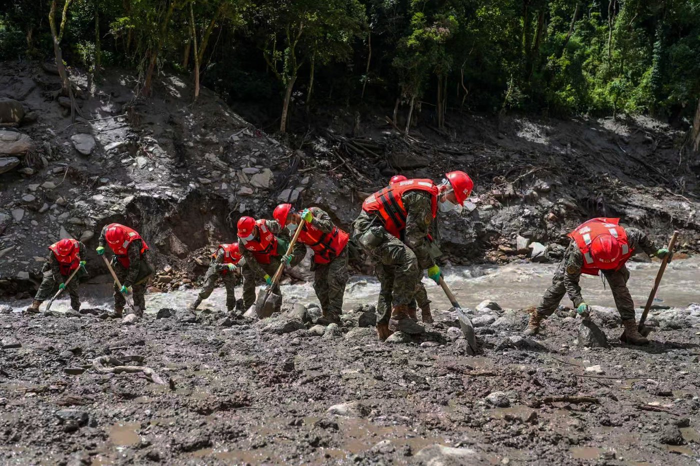 Virginia family with 4 relatives missing in the Nepal-China floods pleads for more rescue help | iNFOnews.ca Virginia family with 4 relatives missing in the Nepal-China floods pleads for more rescue help | iNFOnews.ca