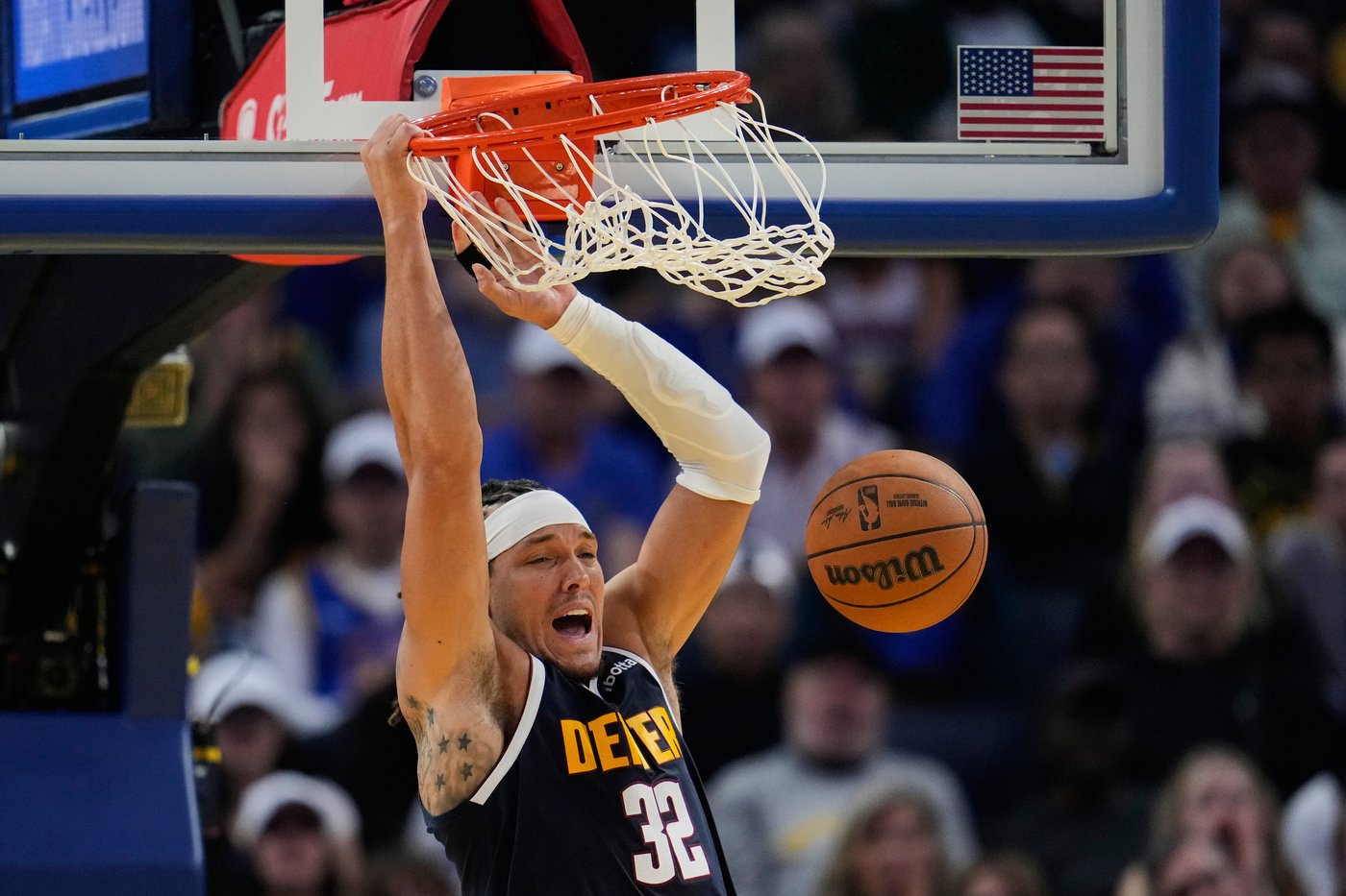 Stephen Curry's heroics overshadow Aaron Gordon's 50-point night in Warriors' OT win | iNFOnews.ca