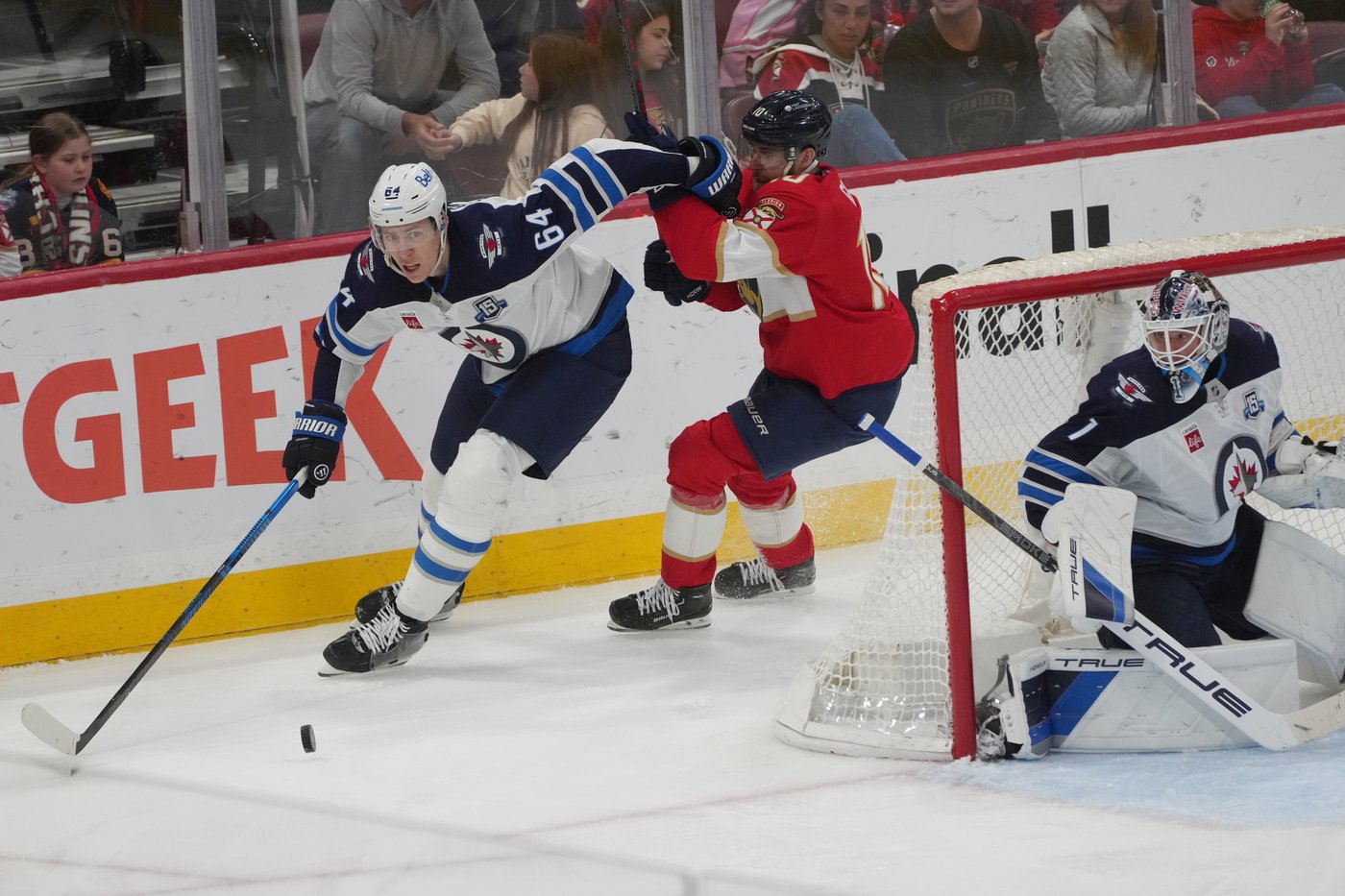 Scheifele's late goal lifts Jets to 2-1 win over Panthers, who drop their 3rd in a row | iNFOnews.ca
