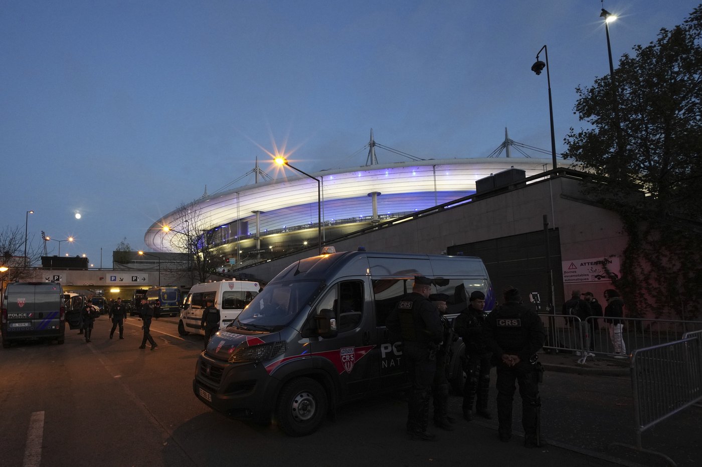 Brief altercation between fans mars France-Israel soccer match despite heavy security | iNFOnews.ca