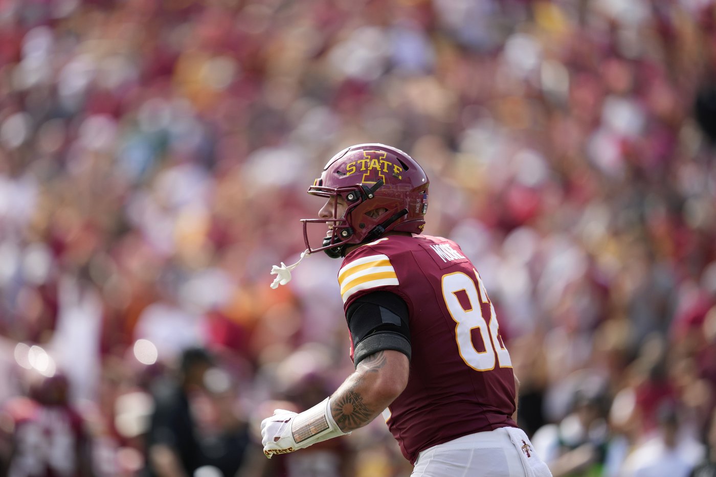 Rocco Becht has hand in 3 TDs, No. 20 Cyclones run off to a 52-7 win over Arkansas St. | iNFOnews.ca Rocco Becht has hand in 3 TDs, No. 20 Cyclones run off to a 52-7 win over Arkansas St. | iNFOnews.ca