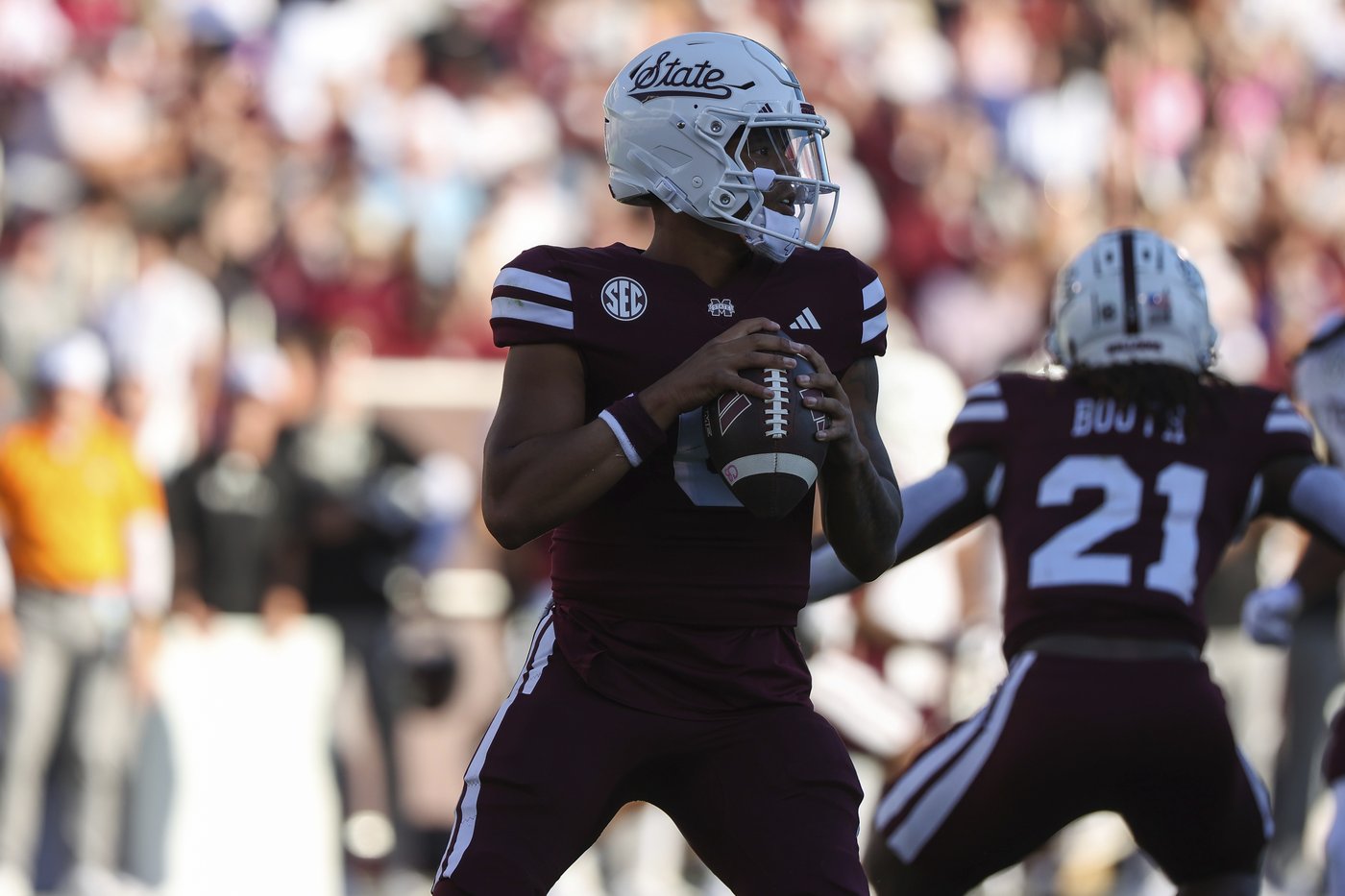 Moss scores 2 TDs as Texas A&M beats Mississippi State 34-24 for its 6th straight win | iNFOnews.ca
