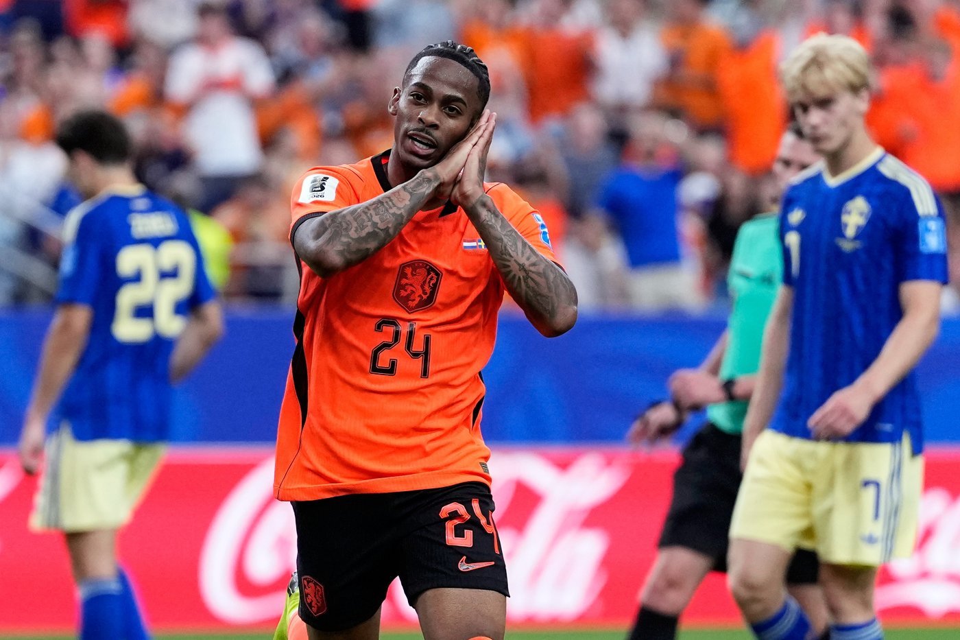 Brian Brobbey and the Dutch roll in the rain to a 3-1 win over Tunisia to top World Cup Group F | iNFOnews.ca Brian Brobbey and the Dutch roll in the rain to a 3-1 win over Tunisia to top World Cup Group F | iNFOnews.ca