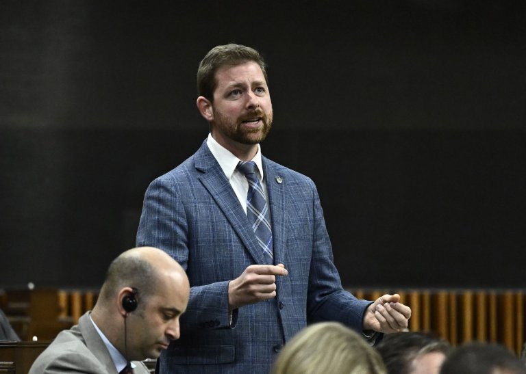 MPs launch probe of trucking sector after Bloc calls out labour standards | iNFOnews.ca