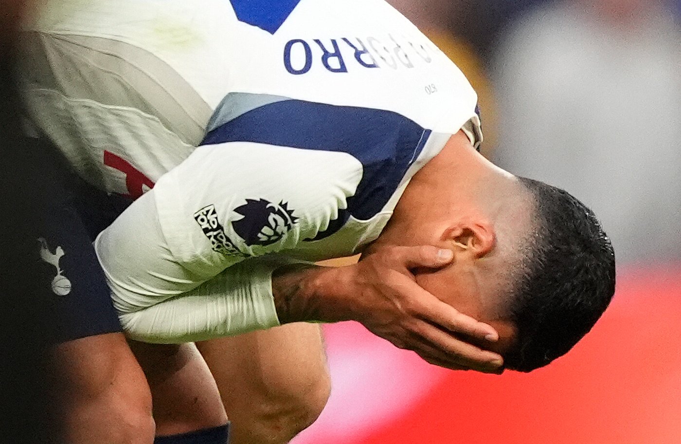 Late goal hurts Tottenham's Premier League survival hopes and Chelsea loses to Man United | iNFOnews.ca Late goal hurts Tottenham's Premier League survival hopes and Chelsea loses to Man United | iNFOnews.ca