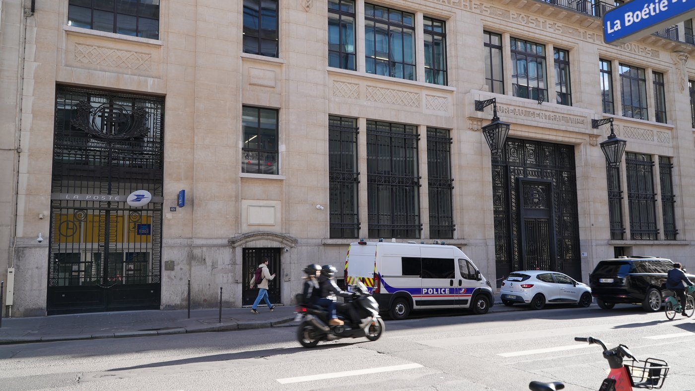 French prosecutors seek detention for 4 suspects in foiled Paris Bank of America bomb plot | iNFOnews.ca