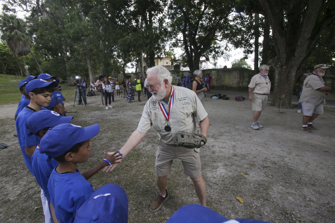 Hemingway look-alikes visit Cuba and some of the late writer's favorite places | iNFOnews.ca Hemingway look-alikes visit Cuba and some of the late writer's favorite places | iNFOnews.ca