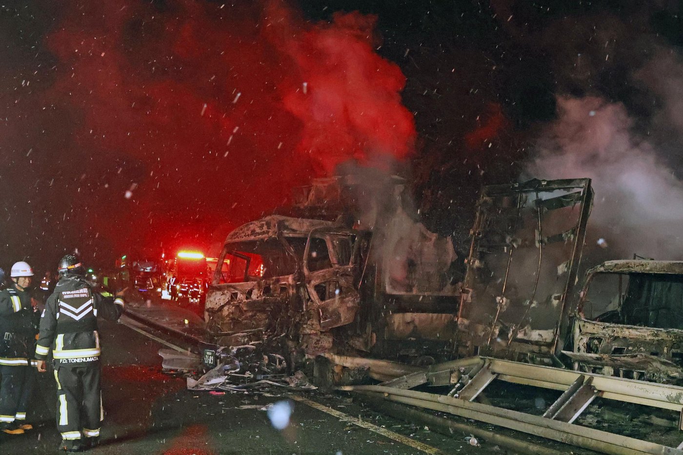 A massive crash on a highway in Japan kills 2 people and injures 26 as the holiday season starts | iNFOnews.ca