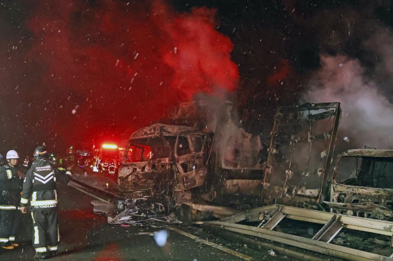 A massive crash on a highway in Japan kills 1 person and injures 26 as the holiday season starts | iNFOnews.ca