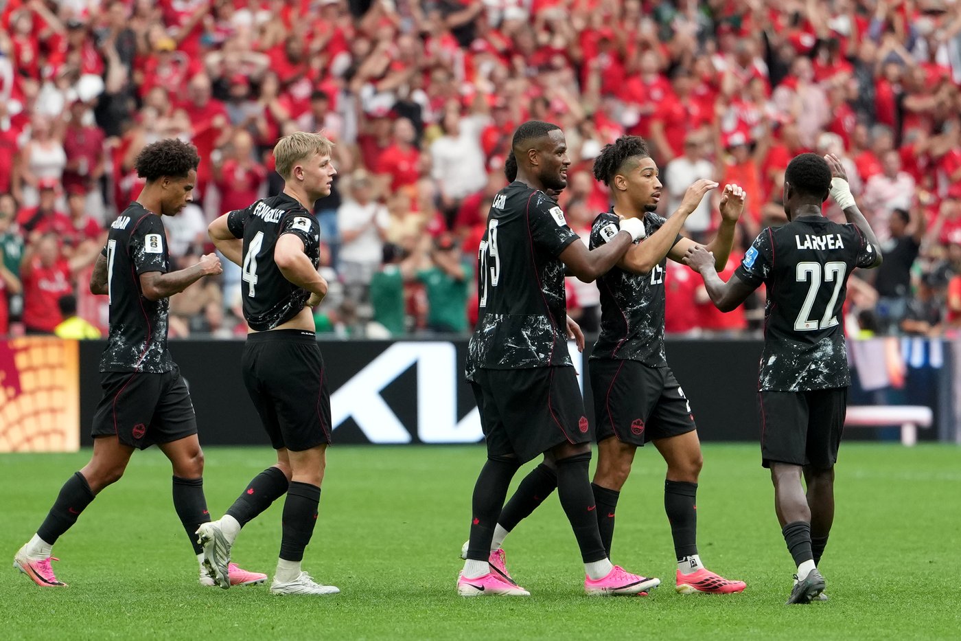 Canada routs Qatar 6-0 for historic first win at FIFA World Cup | iNFOnews.ca