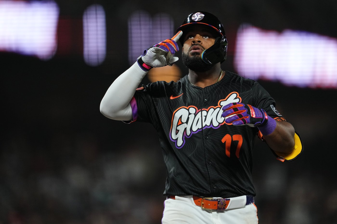 Burleson hits go-ahead single in 9th, Donovan adds career-best 4 doubles, Cardinals beat Giants 9-8 | iNFOnews.ca